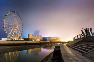 海港的清晨與遠方的行者